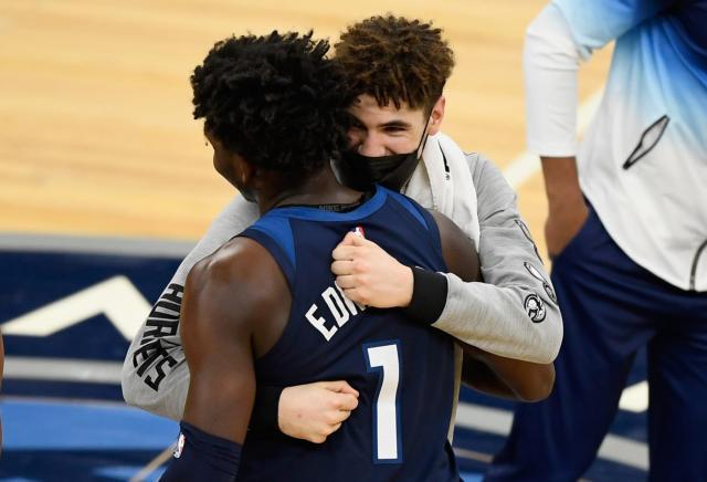 https___dunkingwithwolves.com_wp-content_uploads_getty-images_2017_07_1231504708.jpg